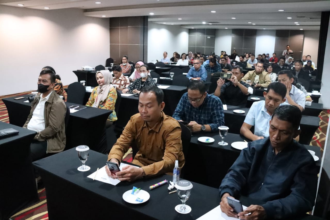 Kadiskominfosantik Prov. Kalteng Agus Siswadi Sampaikan Sambutan Pada Acara Media Gathering