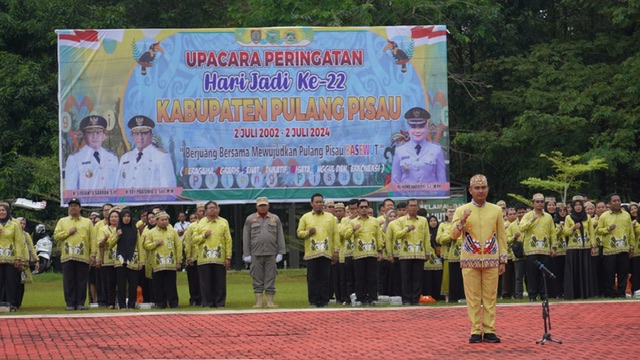 Wagub Kalteng Edy Pratowo Pimpin Upacara Peringatan Hari Jadi ke-22 Kabupaten Pulang Pisau