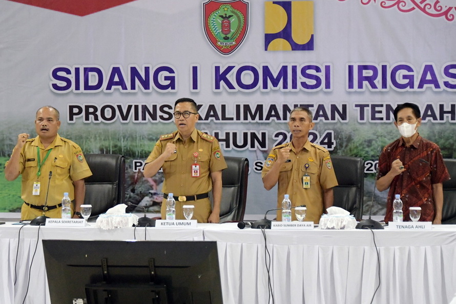 Kepala Bappedalitbang Prov. Kalteng Leonard S. Ampung Buka Sidang I Komisi Irigasi Prov. Kalteng