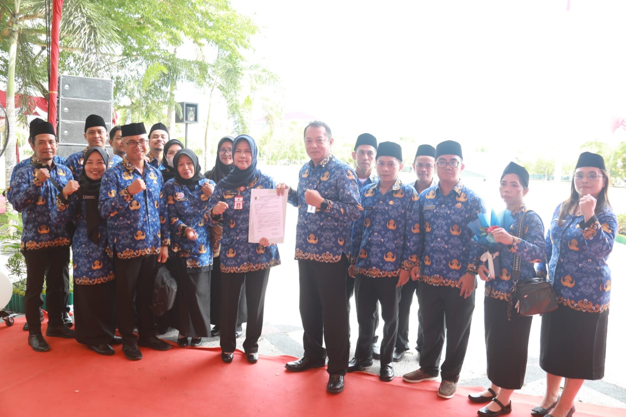 Wagub Kalteng Edy Pratowo Pimpin Upacara Peringatan HUT ke-54 KORPRI Tahun 2025