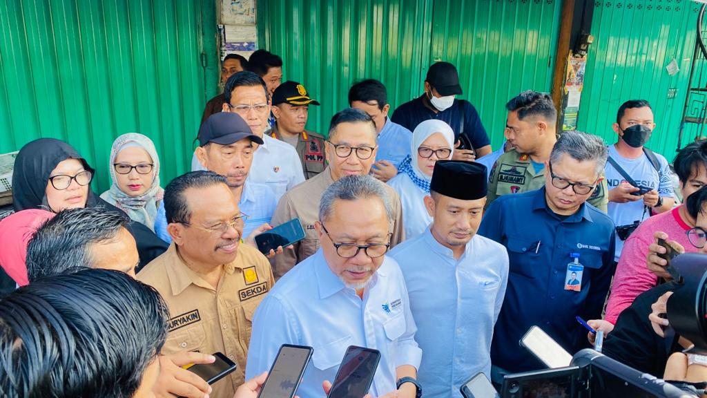 Sekda Prov. Kalteng Dampingi Mendag RI Lakukan Pemantauan Harga di Pasar Besar
