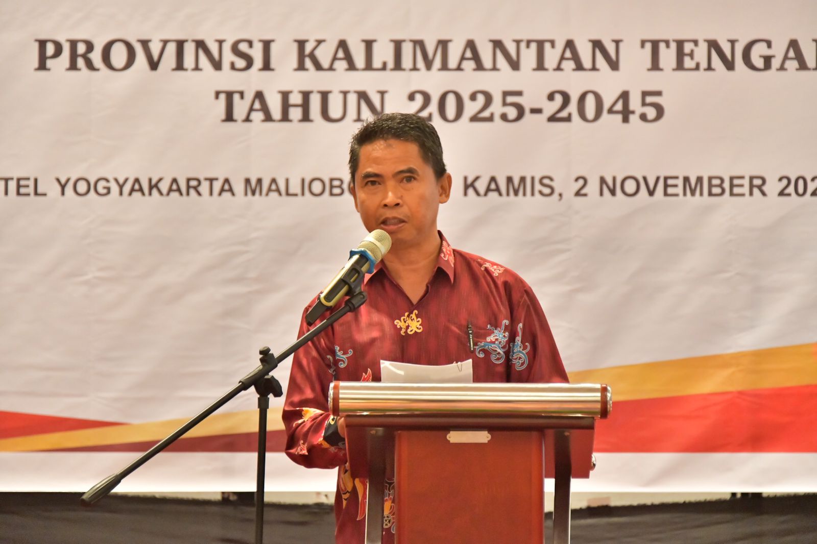 Asisten Ekbang Sri Widanarni Buka Penyelarasan Penyusunan RPJPD Provinsi Kalteng