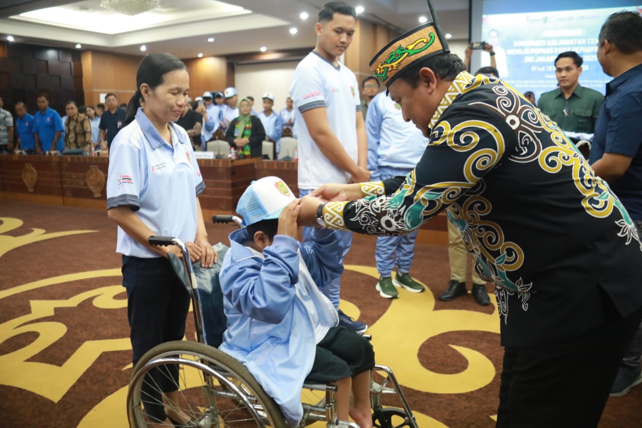 Wagub Kalteng Edy Pratowo Melepas Kontingen Prov. Kalteng Ikuti POPNAS XVII dan PEPARPENAS XI