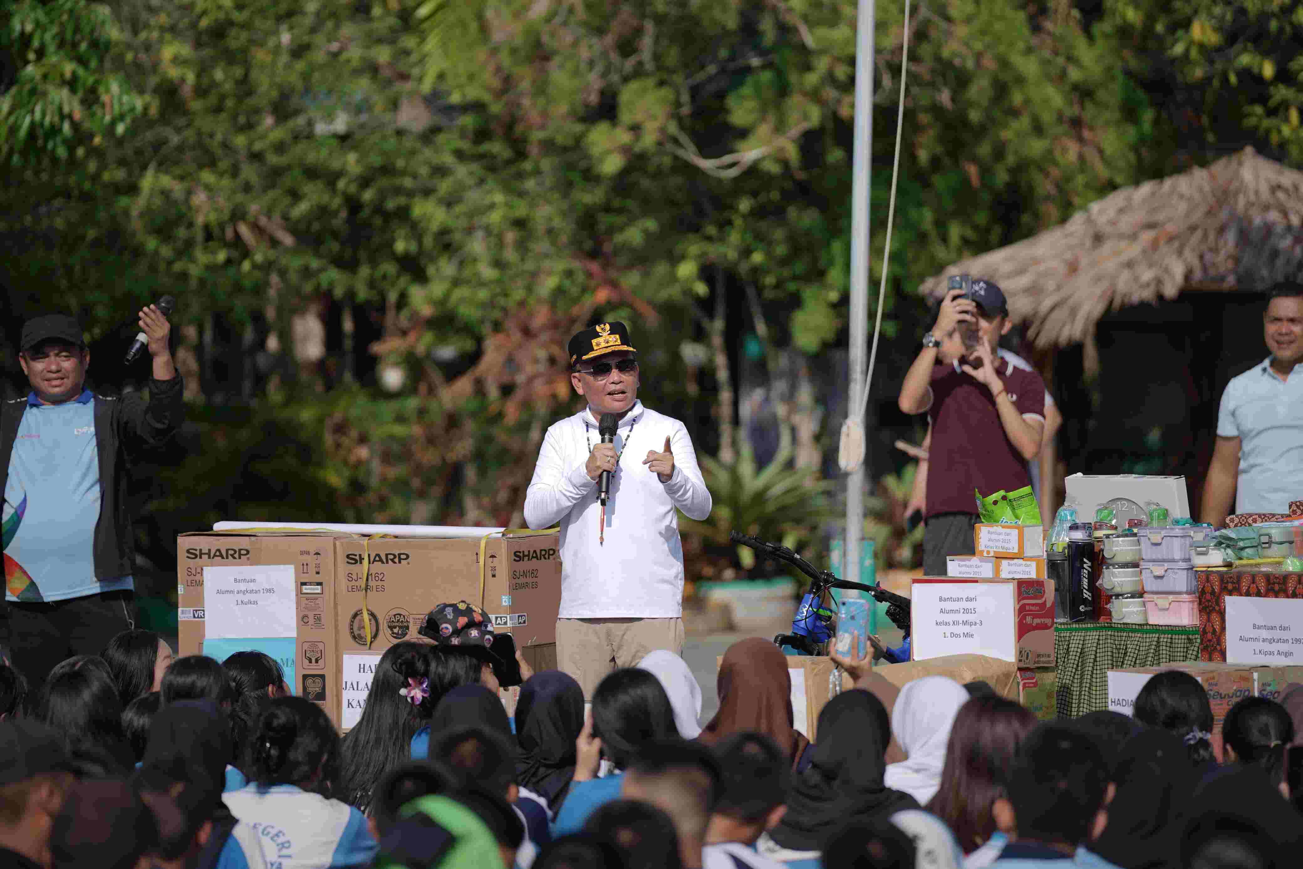 Gubernur Kalteng Agustiar Sabran Hadiri Jalan Sehat Dalam Rangka HUT ke-66 SMA Negeri 1 Palangka Raya