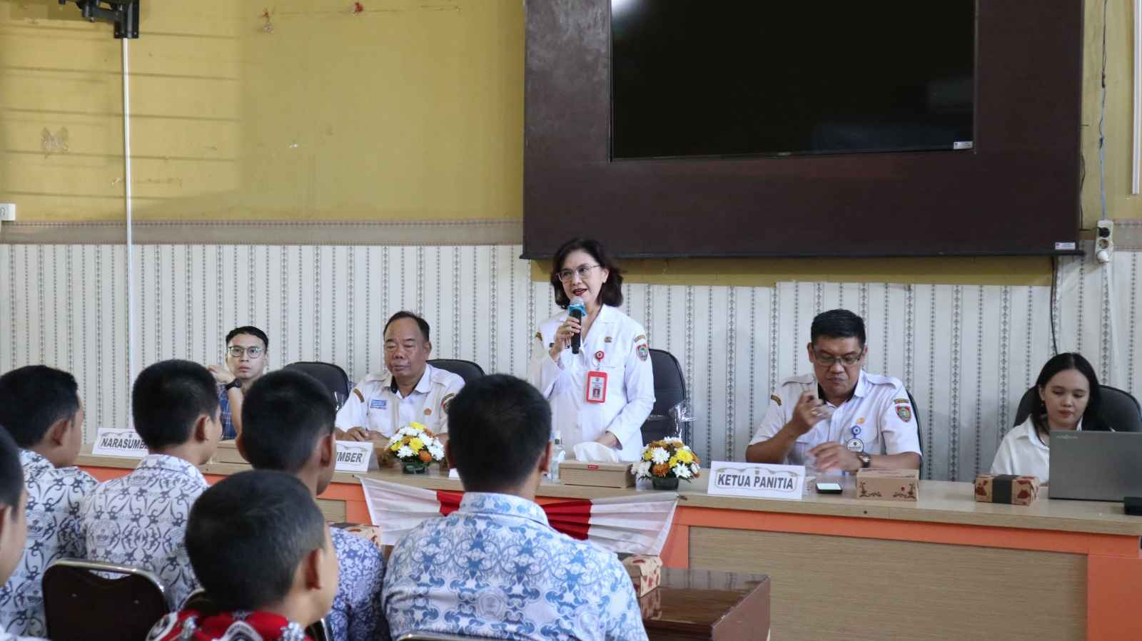 DP3APPKB Prov. Kalteng Gelar Sosialisasi Pencegahan Kekerasan Terhadap Anak dan Perkawinan Usia Anak di SMAN 1 Palangka Raya