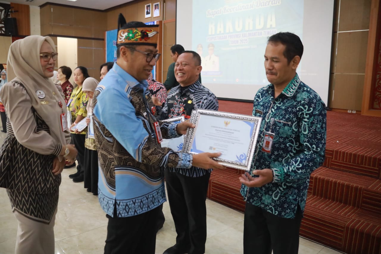 Plt Sekda Prov Kalteng Leonard S Ampung Buka Rakorda Perpustakaan