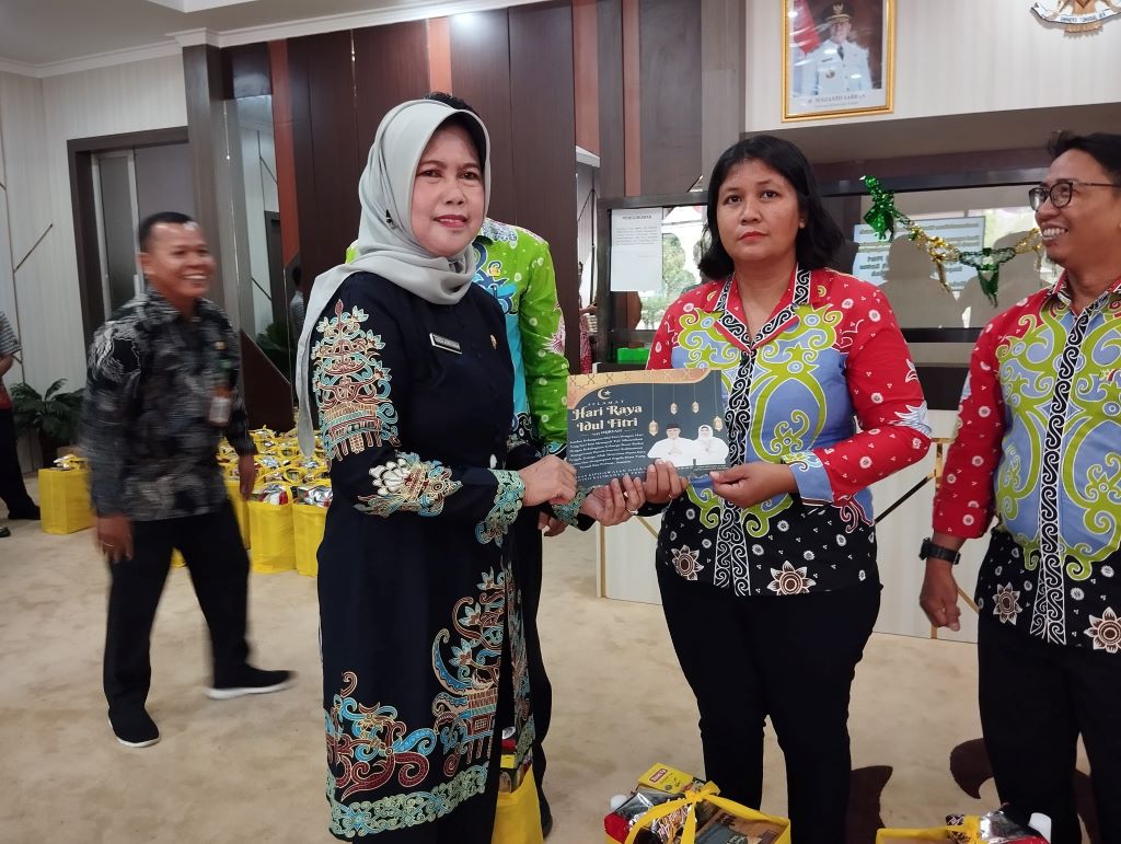 BKD Prov. Kalteng Bagikan Tali Asih