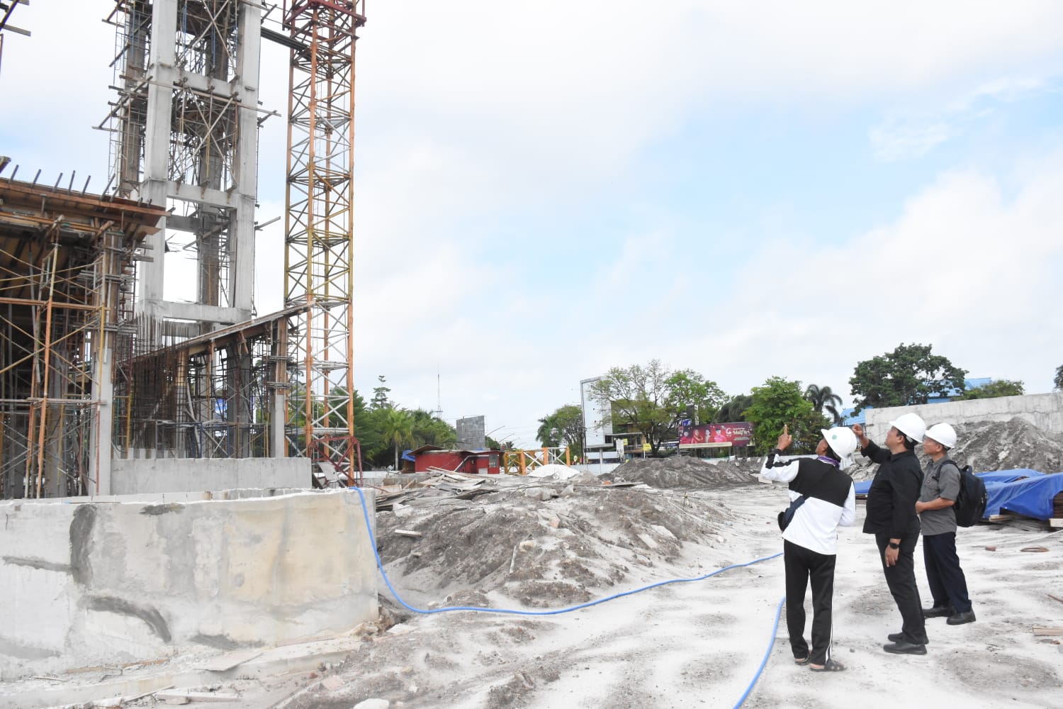 Wagub Kalteng Edy Pratowo Tinjau Pembangunan Bundaran Besar dan Tugu Mahir Mahar