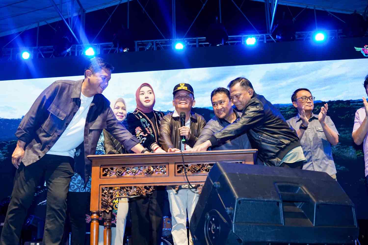 HUT ke-69 Kalteng Dimulai, Agustiar Sabran Resmikan Huma Betang Night 2026