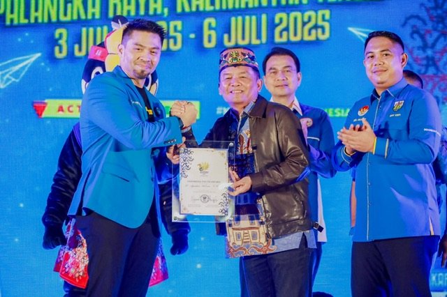 Gubernur Kalteng Agustiar Sabran Terima Penghargaan Bergengsi dari KNPI