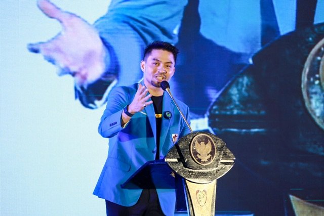 Gubernur Kalteng Agustiar Sabran Terima Penghargaan Bergengsi dari KNPI
