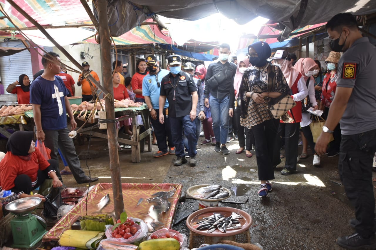 Gubernur Sugianto Sabran Kunjungi Pasar Tradisional Ampah