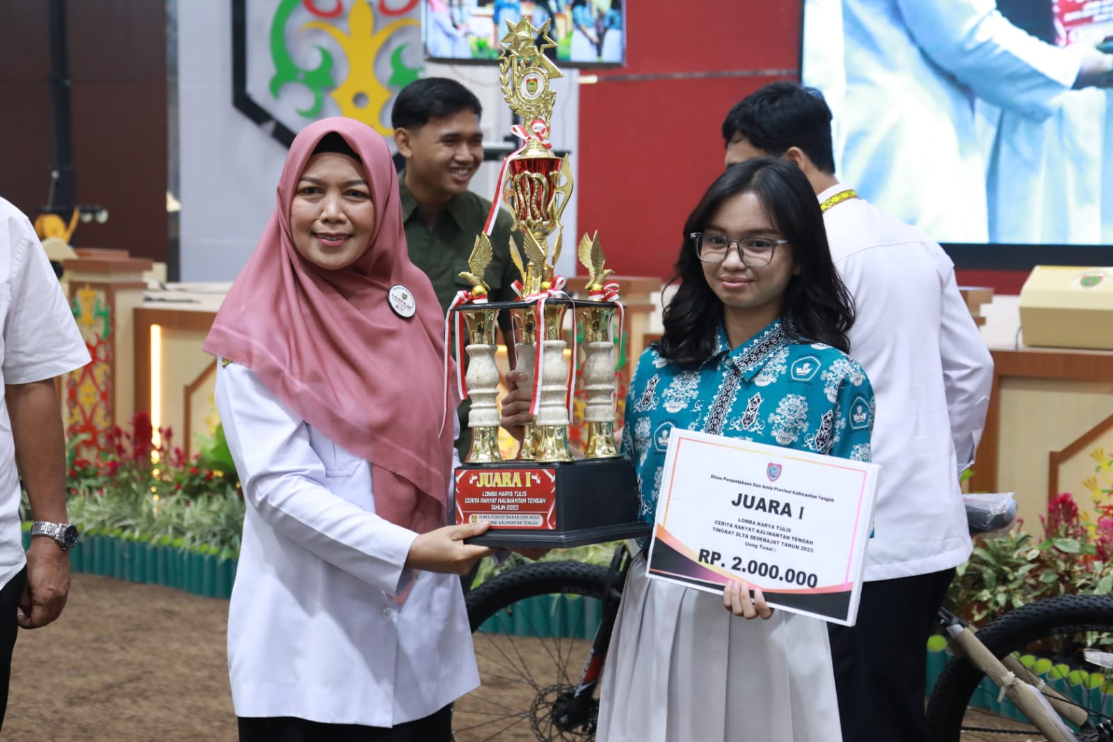 Asisten Ekbang Sri Widanarni Launching Aplikasi Sistem Informasi Kearsipan Dinamis Terintegrasi