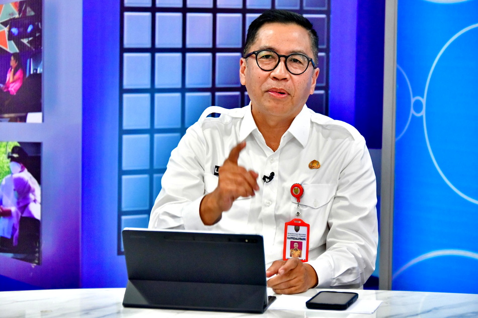 Kepala Bappedalitbang Prov. Kalteng Leonard S. Ampung Jadi Narasumber Dalam Program TVRI Kalteng