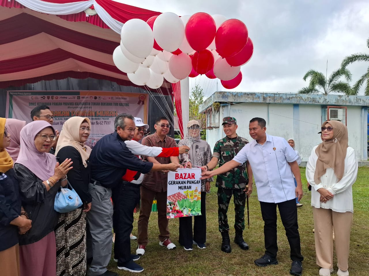 Sekda Nuryakin Buka Bazar Gerakan Pangan Murah