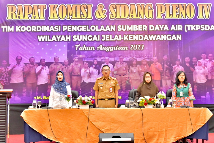 Kepala Bappedalitbang Prov. Kalteng Buka Rapat Komisi dan Sidang Pleno IV TKPSDA
