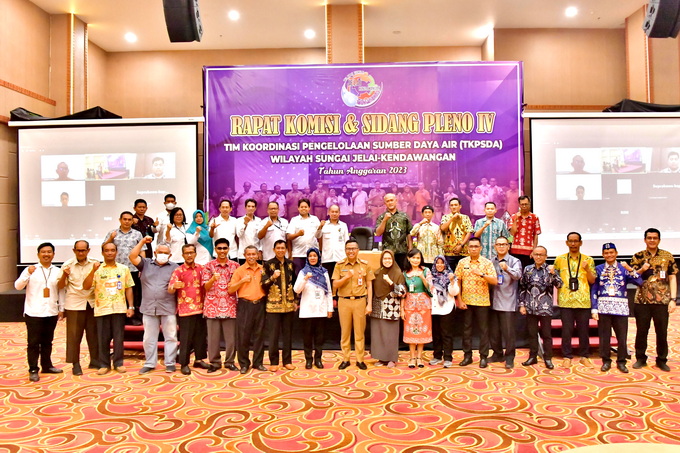 Kepala Bappedalitbang Prov. Kalteng Buka Rapat Komisi dan Sidang Pleno IV TKPSDA