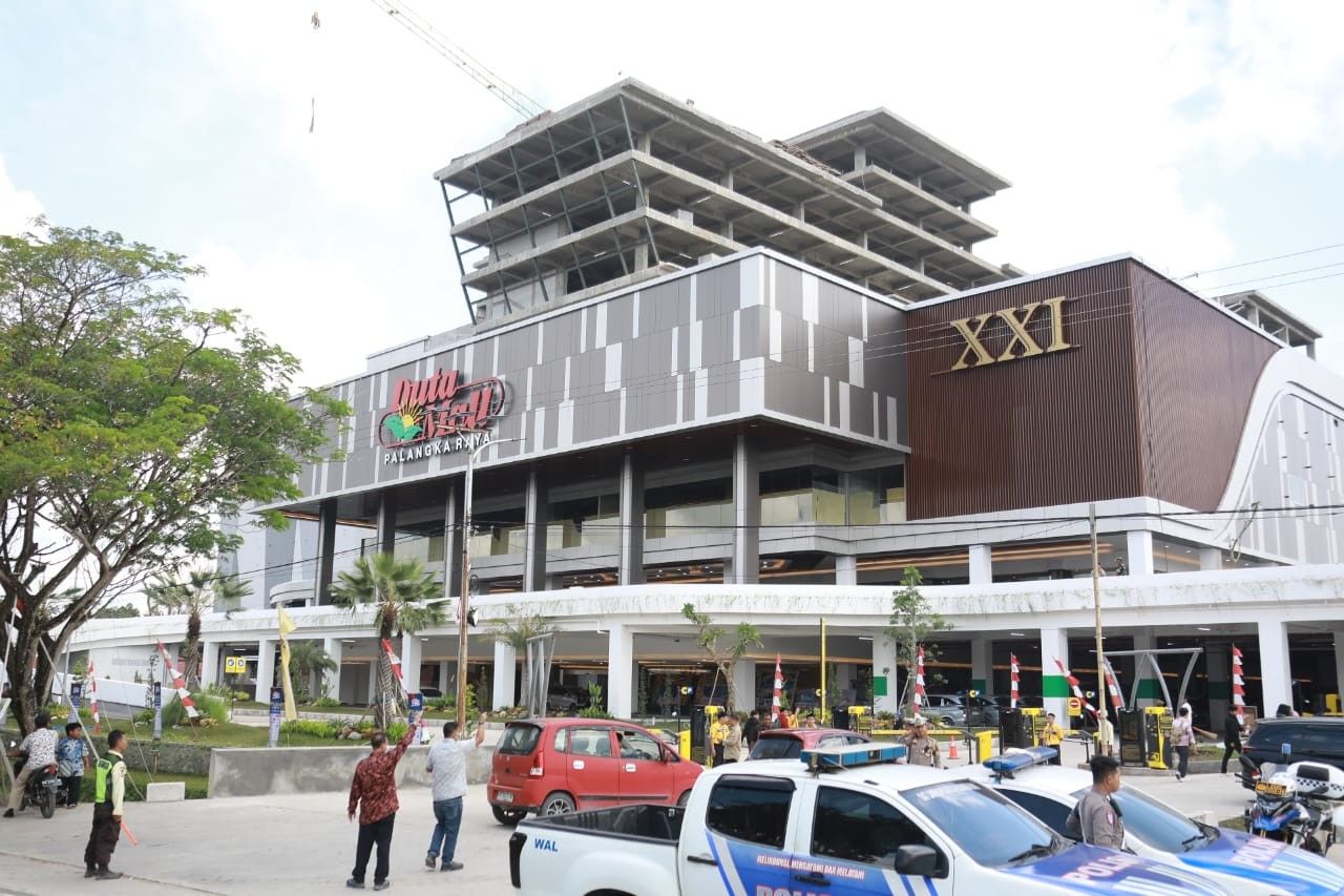 Wagub Kalteng Edy Pratowo Buka Duta Mall Palangka Raya