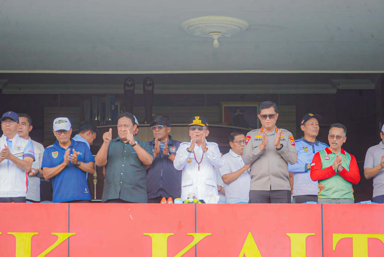 Gubernur Kalteng Agustiar Sabran Tutup Babak Final Turnamen Sepak Bola Gubernur Cup Tahun 2025