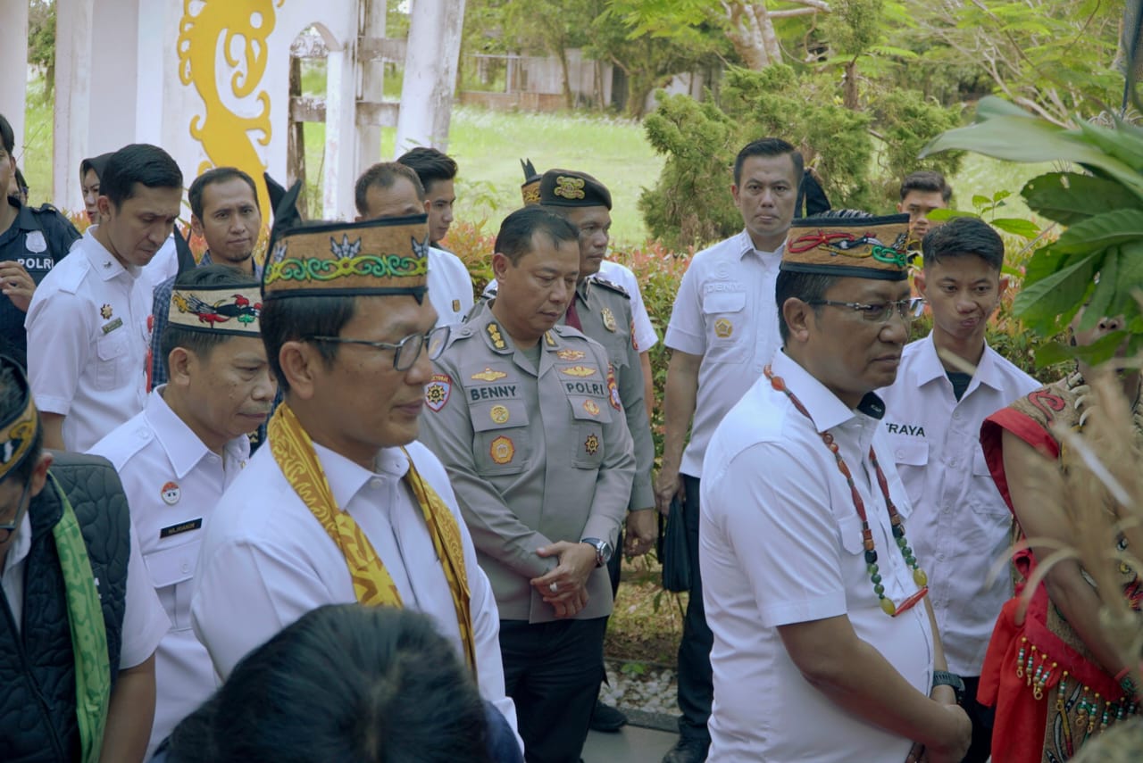 Gubernur Kalteng Agustiar Sabran Sambut Kedatangan Menteri Hukum RI Andi Agtas