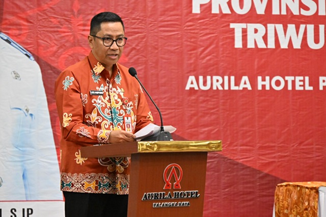 Asisten Ekbang Sri Widanarni Buka Rakordalev Pelaksanaan Rencana Pembangunan Daerah Prov. Kalteng Semester III
