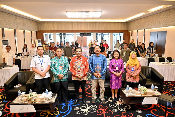 Kepala Bappedalitbang Leonard S Ampung Buka Rapat Monitoring dan Evaluasi Pelaksanaan PPSP Provinsi Kalteng