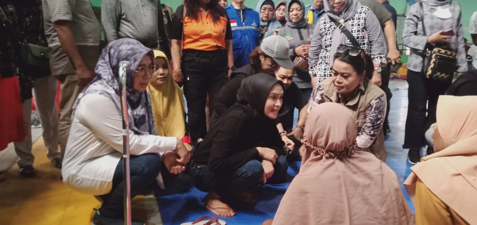 Disdik Prov. Kalteng Turut Serta Dalam Memberikan Dukungan Kepada Korban Kebakaran