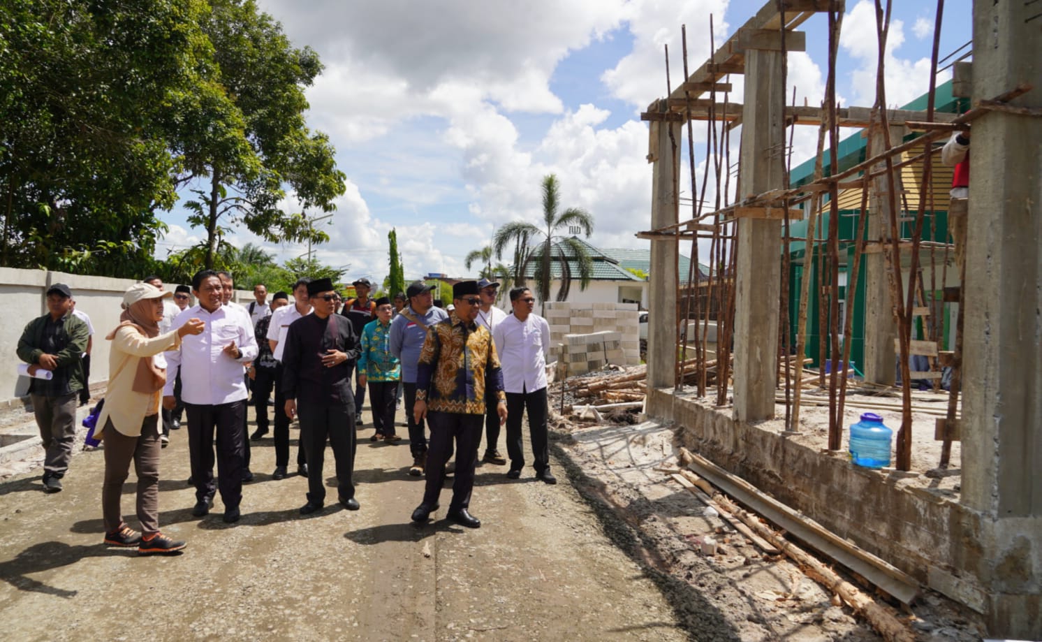Wagub Edy Pratowo Pimpin Visitasi Sekaligus Tinjau Proyek Pembangunan Sarana Prasarana di lingkungan Sekretariat LPTQ