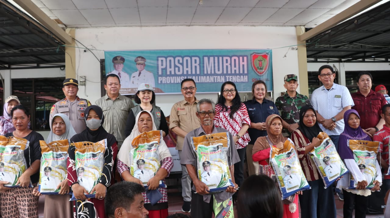 Plh Asisten Pemkesra Herson B Aden Buka Pasar Murah di Bukit Batu