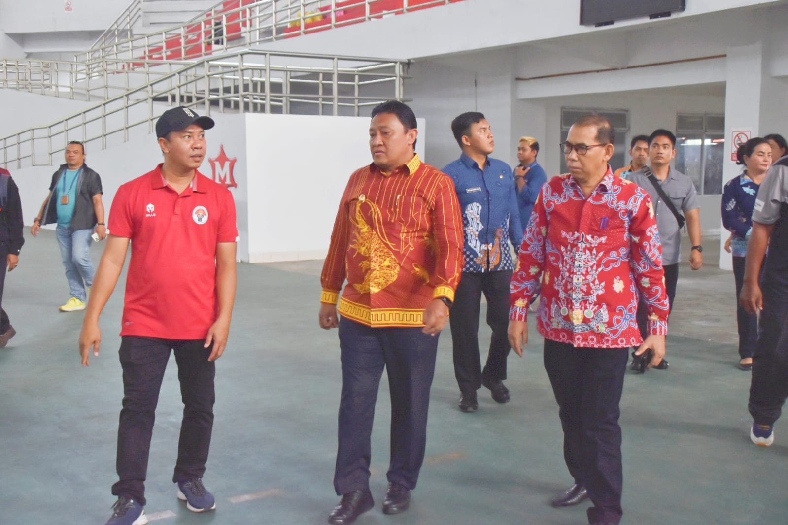 Wagub Kalteng Edy Pratowo Cek Kesiapan Lapangan Voli dan GOR Indor Serbaguna