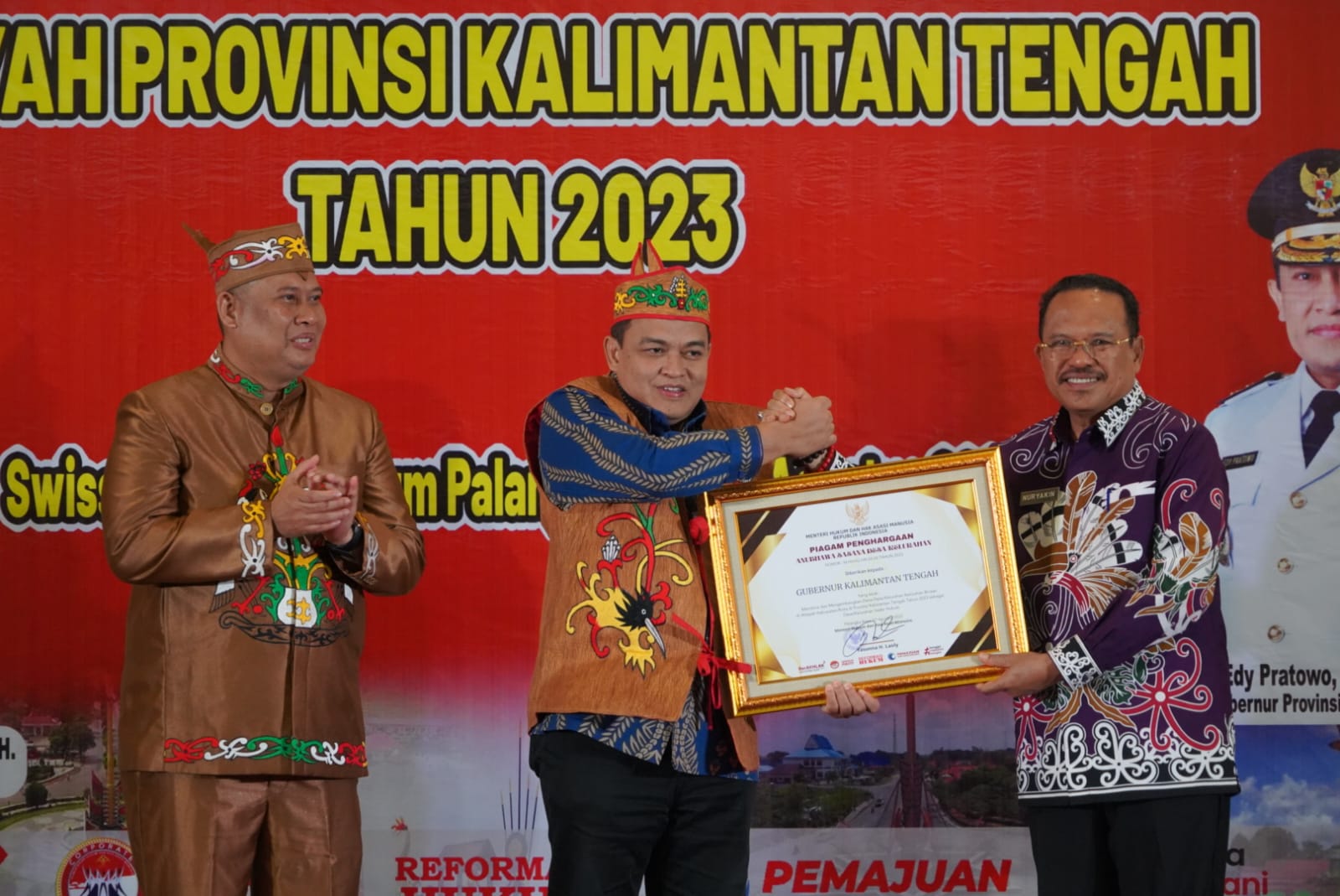 Sekda Prov. Kalteng Nuryakin Hadiri Peresmian Desa/Kelurahan Sadar Hukum Wilayah Provinsi Kalteng Tahun 2023