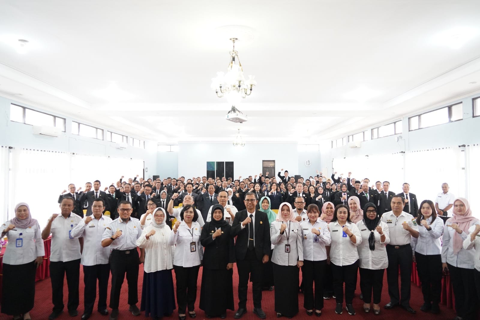 Kepala BPSDM Prov Kalteng Rahmawati Tutup Pelatihan Kepemimpinan Administrator Gelombang I Angkatan I, II, dan III