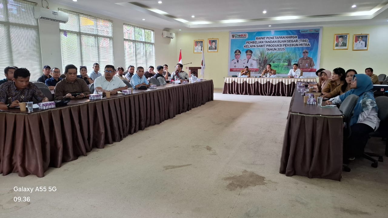 Disbun Prov. Kalteng Gelar Rapat Penetapan Harga Pembelian TBS Kelapa Sawit Produksi Pekebun untuk Periode II bulan Juli 2025