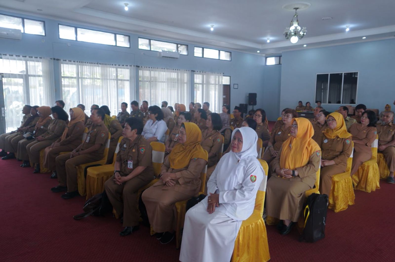 Plt Sekda Prov Kalteng Leonard S Ampung Buka Pelatihan Persiapan Purna Tugas Bagi ASN
