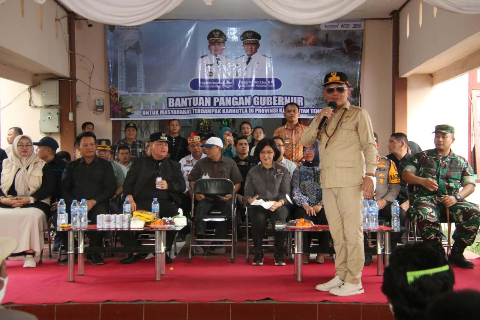 Gubernur Kalteng Agustiar Sabran Temui Masyarakat Terdampak Karhutla di Kecamatan Talawang