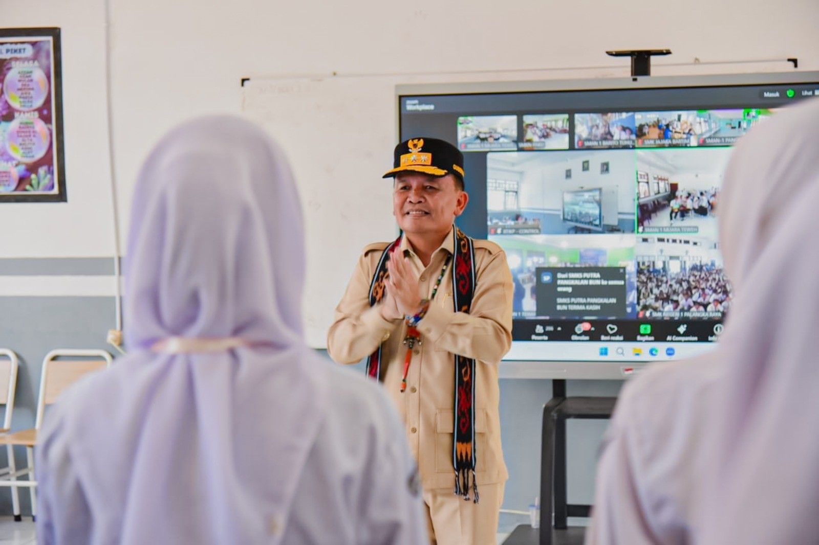 Gubernur Kalteng Agustiar Sabran Sampaikan Motivasi Kepada Seluruh Siswa Baru Untuk Menjaga Semangat Belajar dan Membangun Karakter