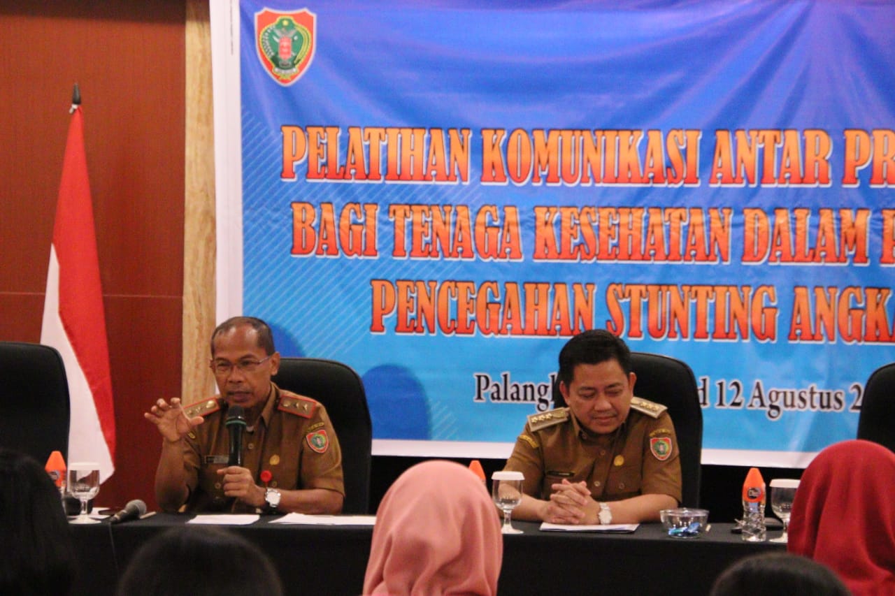 Kadis Kesehatan Prov. Kalteng Suyuti Syamsul Berikan Arahan Pada Kegiatan Pelatihan KAP Bagi Tenaga Kesehatan