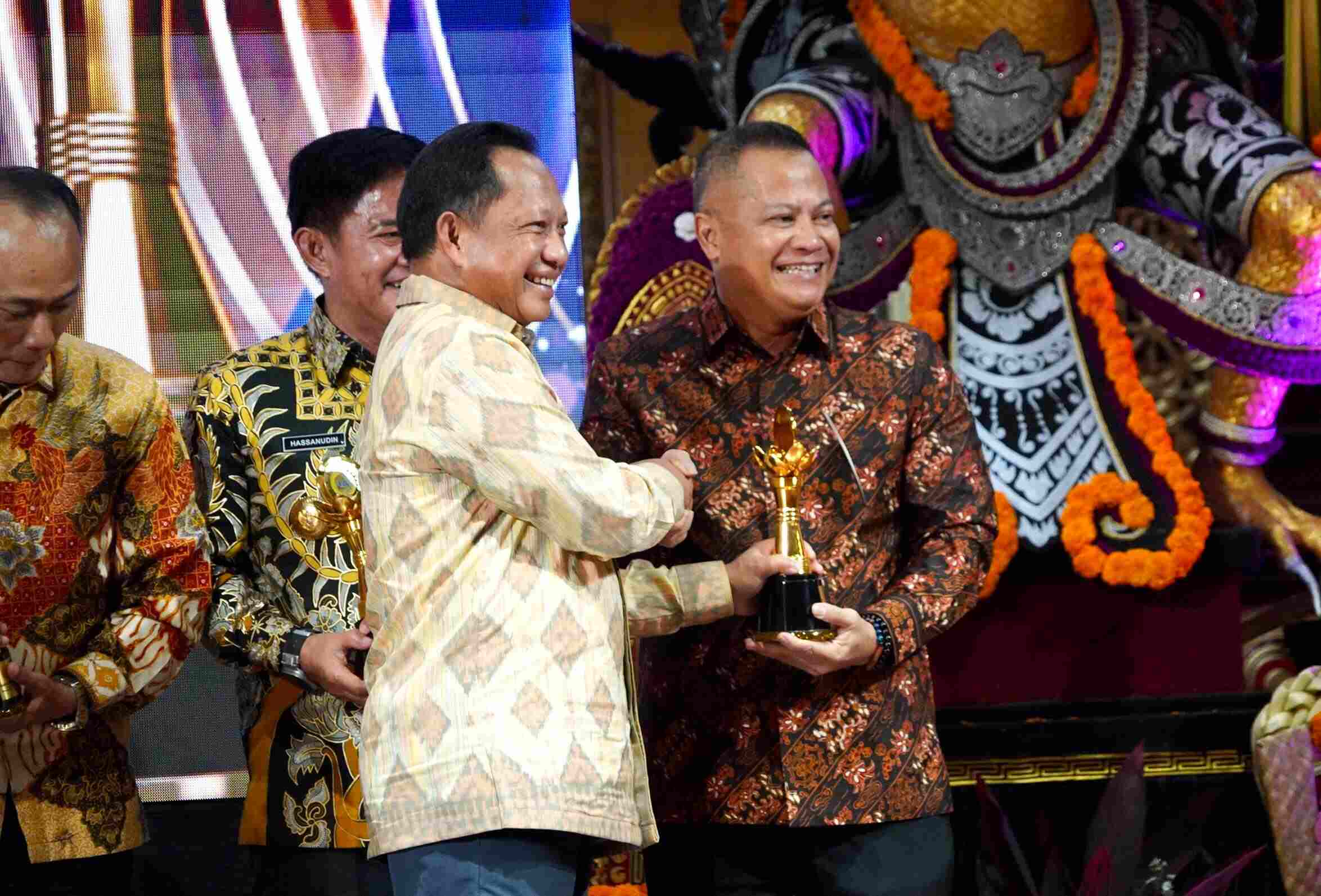 Gubernur Kalteng Dapat Penghargaan Upakarya Wanua Nugraha 2024 dari Kementerian Dalam Negeri Republik Indonesia