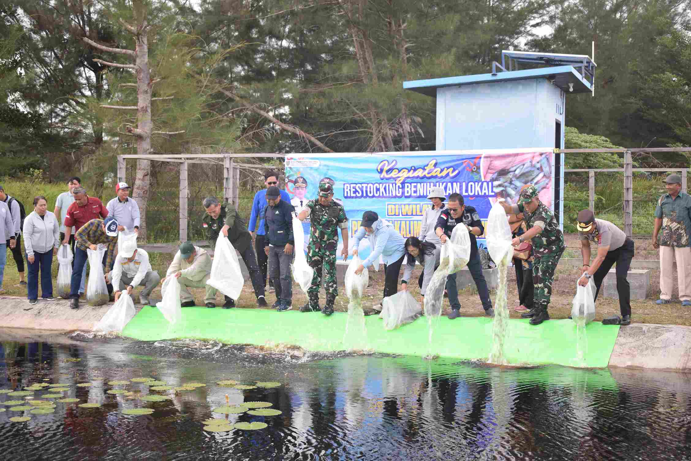 Gubernur Kalteng Agustiar Sabran Resmikan Balai Induk Kaharingan Garing Nganderang dan Gedung Kayu Erang Tingang