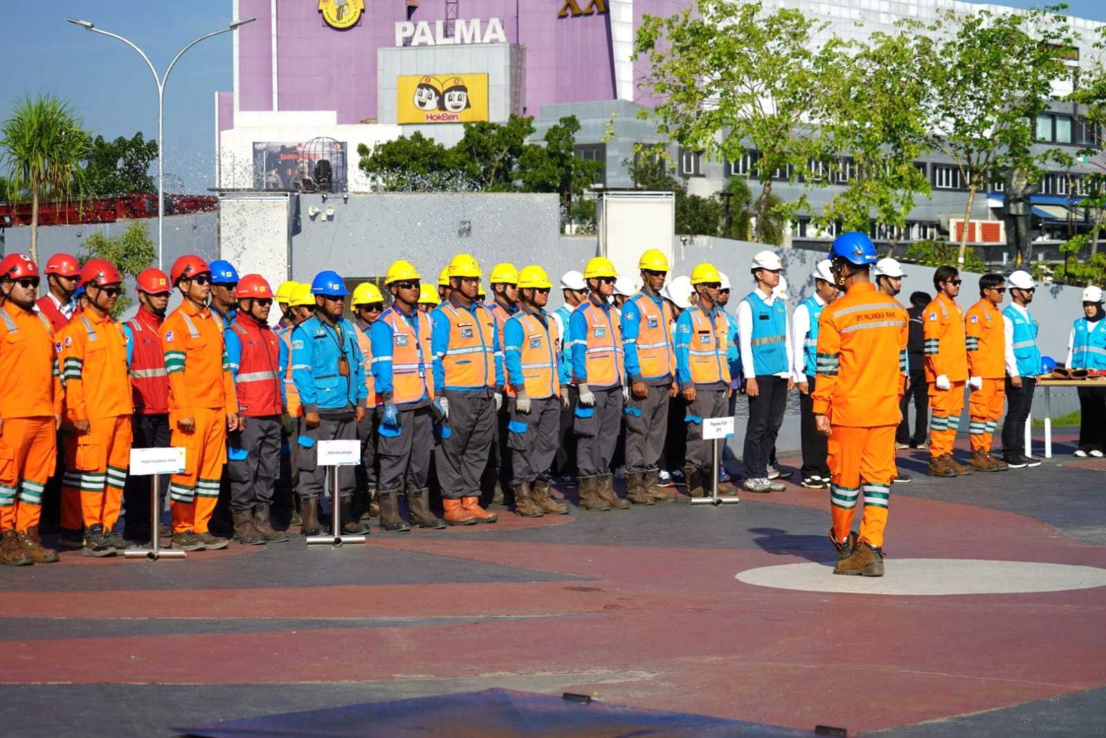 Bakti Karya PDKB PLN UID Kalselteng 2026 Resmi Dibuka oleh Plt. Sekda Kalteng Leonard S. Ampung