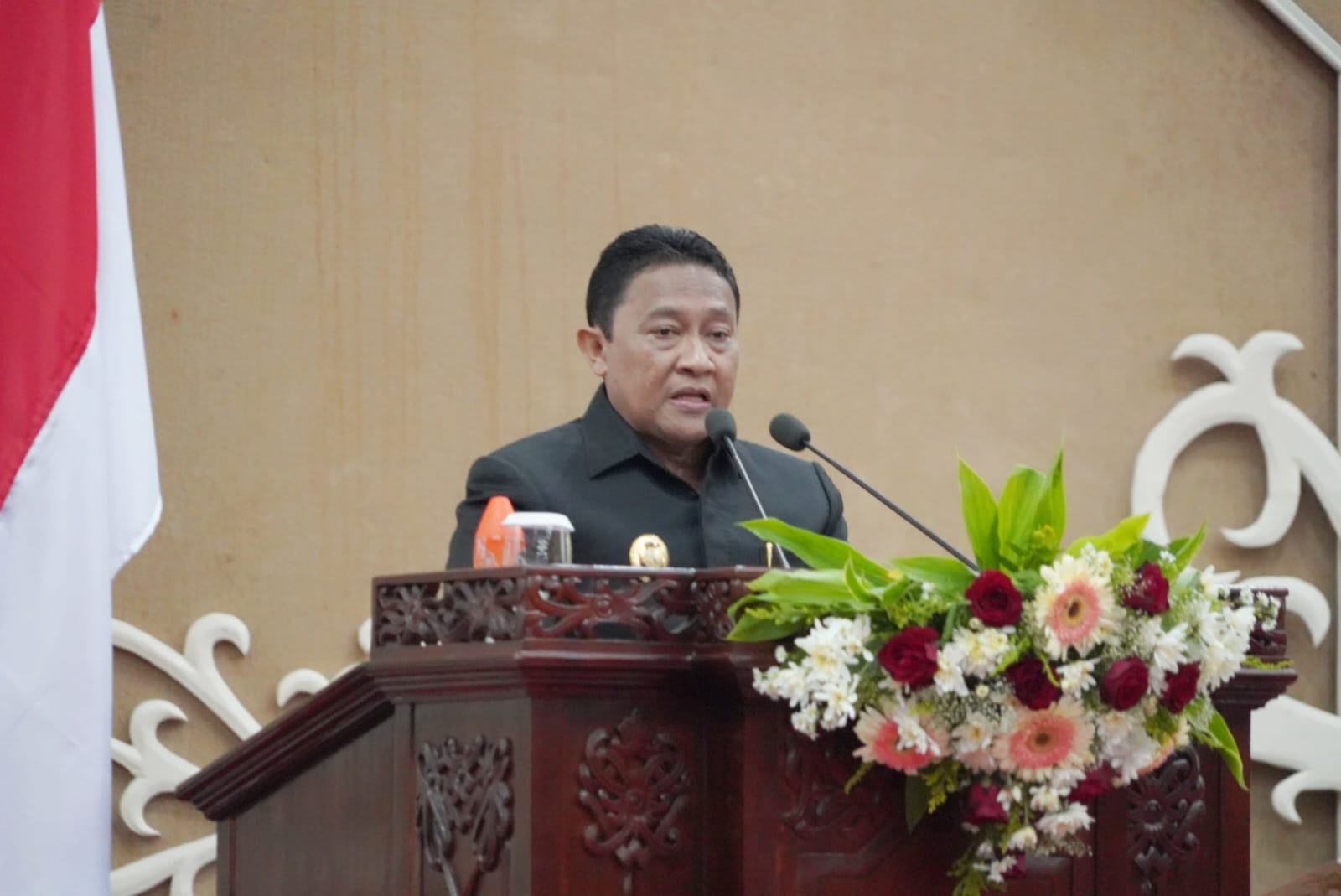 Wagub Kalteng Hadiri Secara Langsung Rapat Paripurna di Ruang Rapat Paripurna DPRD Prov. Kalteng