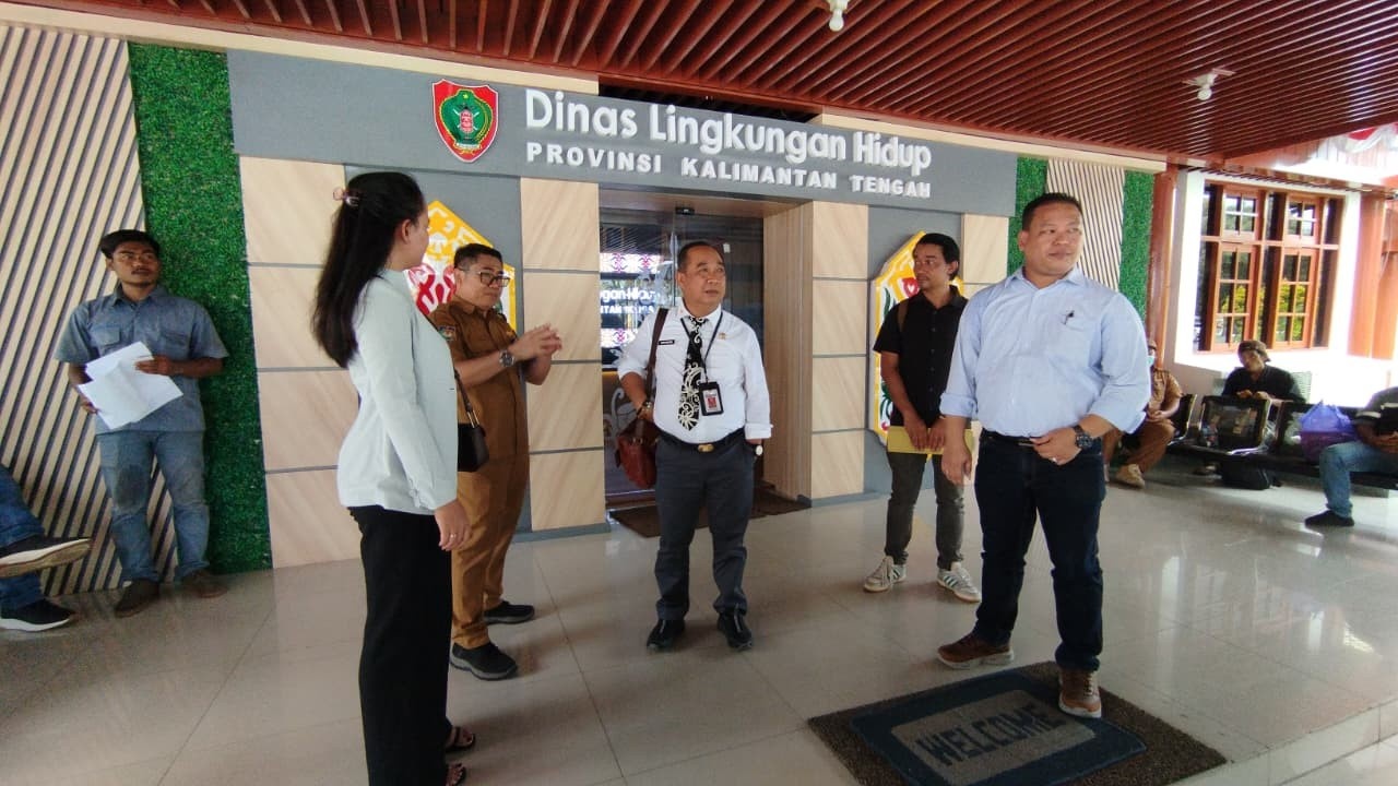 DLH Prov. Kalteng Gelar Training Operator Armada Pengelolaan Sampah Berupa Truck Compactor, Truck Arm Roll, dan Truck Road Sweeper