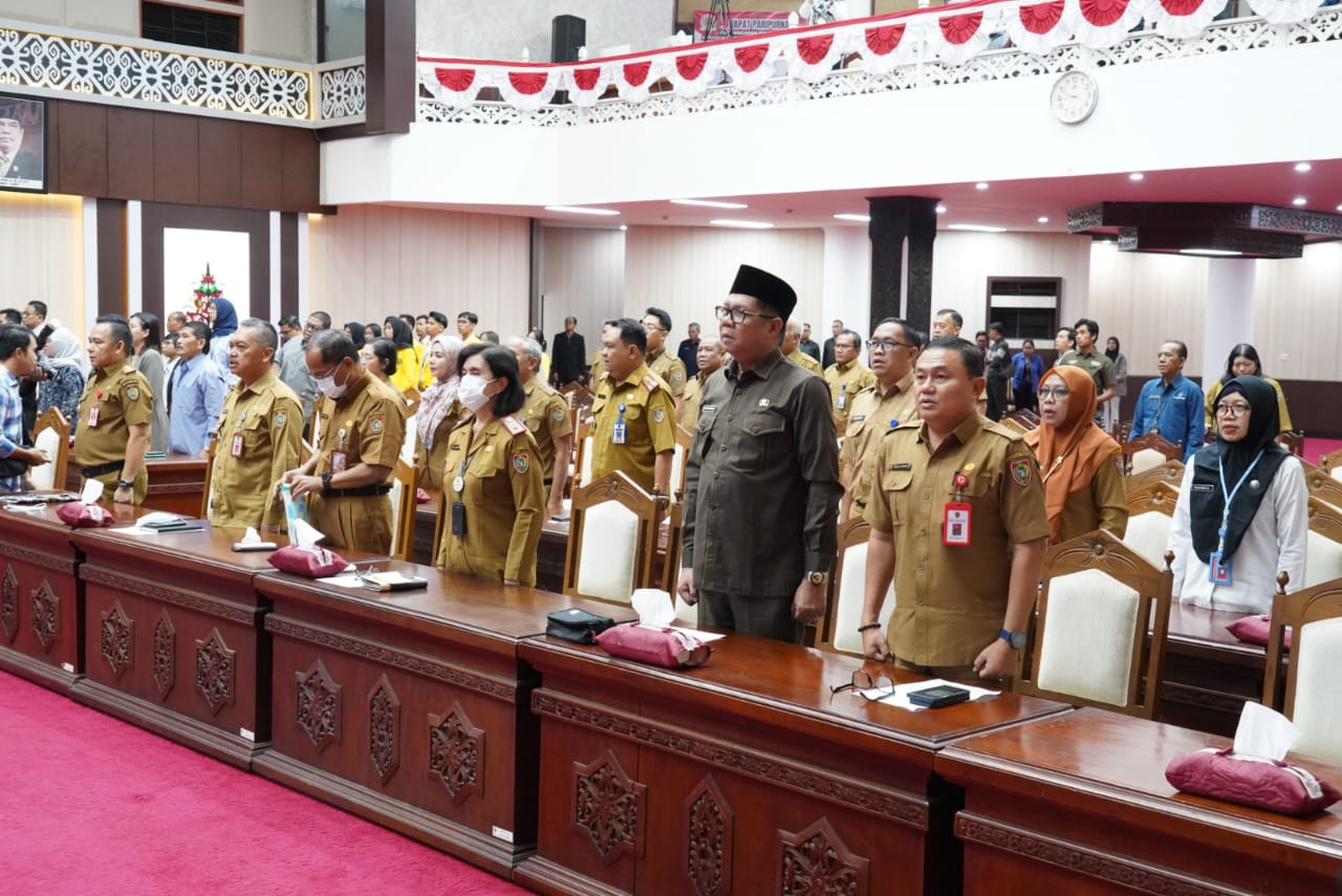 Plt Sekda Prov Kalteng M. Katma F. Dirun Hadiri Rapur ke-6 Masa Persidangan II Tahun Sidang 2025