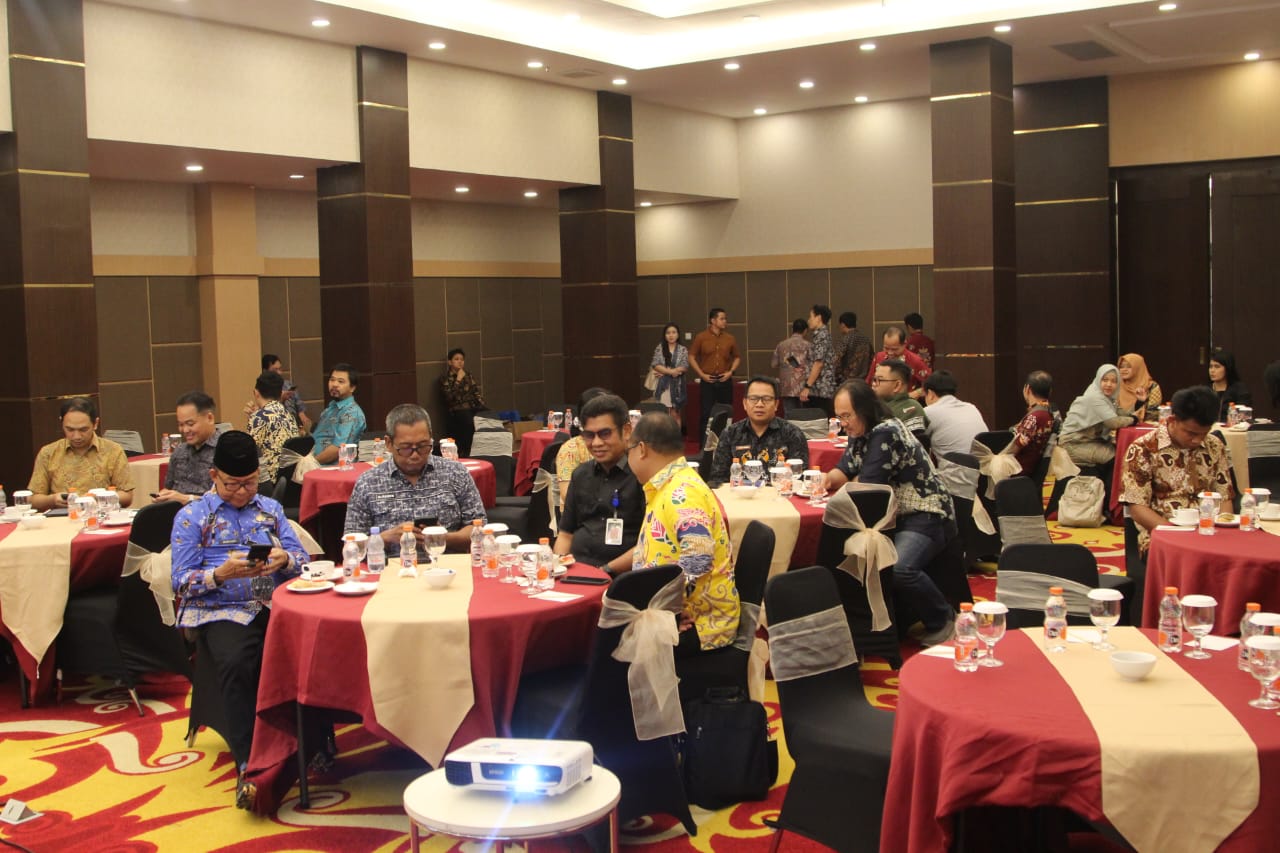 Kadiskominfosantik Prov. Kalteng Agus Siswadi Buka Sosisalisasi Perlindungan dan Pengamanan Data Publik