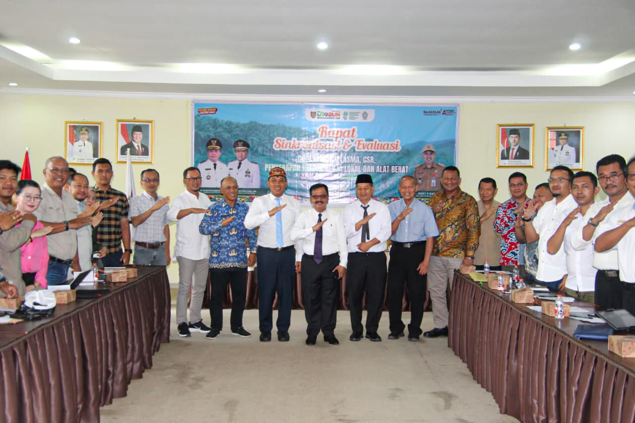 Asisten Ekbang Herson B. Aden Buka Rapat Sinkronisasi dan Evaluasi Data FPKMS atau Plasma, CSR, Penyerapan Tenaga Kerja Lokal, dan Alat Berat