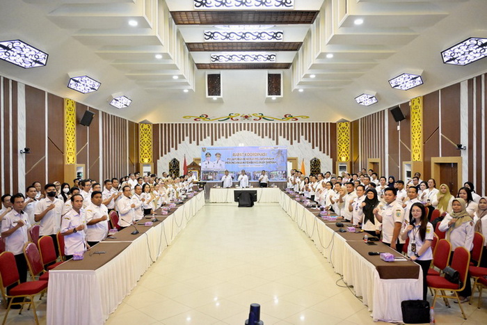 Plt. Sekda Prov. Kalteng Leonard S. Ampung Buka Rakor Pelaporan Kinerja Pelaksanaan Rencana Pembangunan