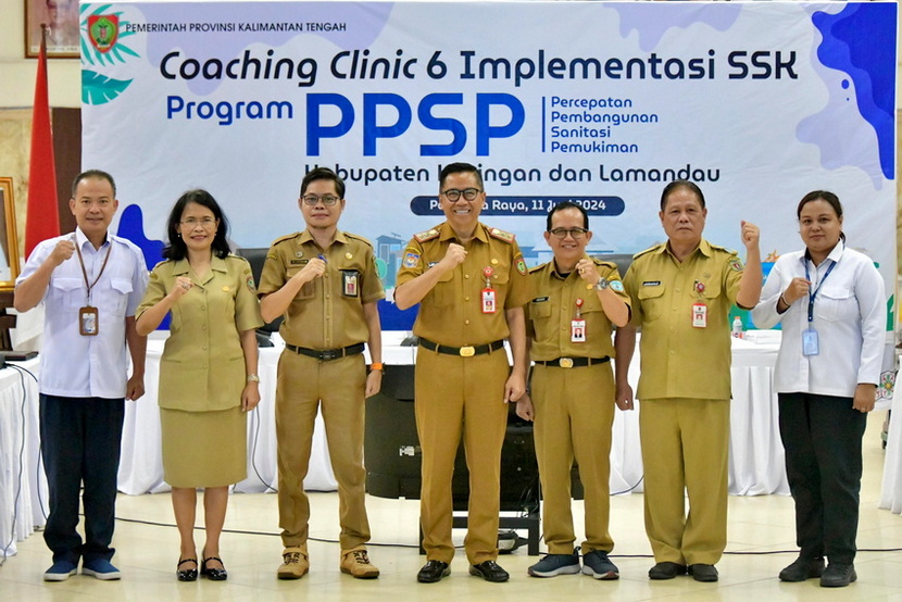 Kepala Bappedalitbang Prov. Kalteng Leonard S. Ampung Buka Coaching Clinic 6 Implementasi SSK Program PPSP Kabupaten Katingan dan Lamandau