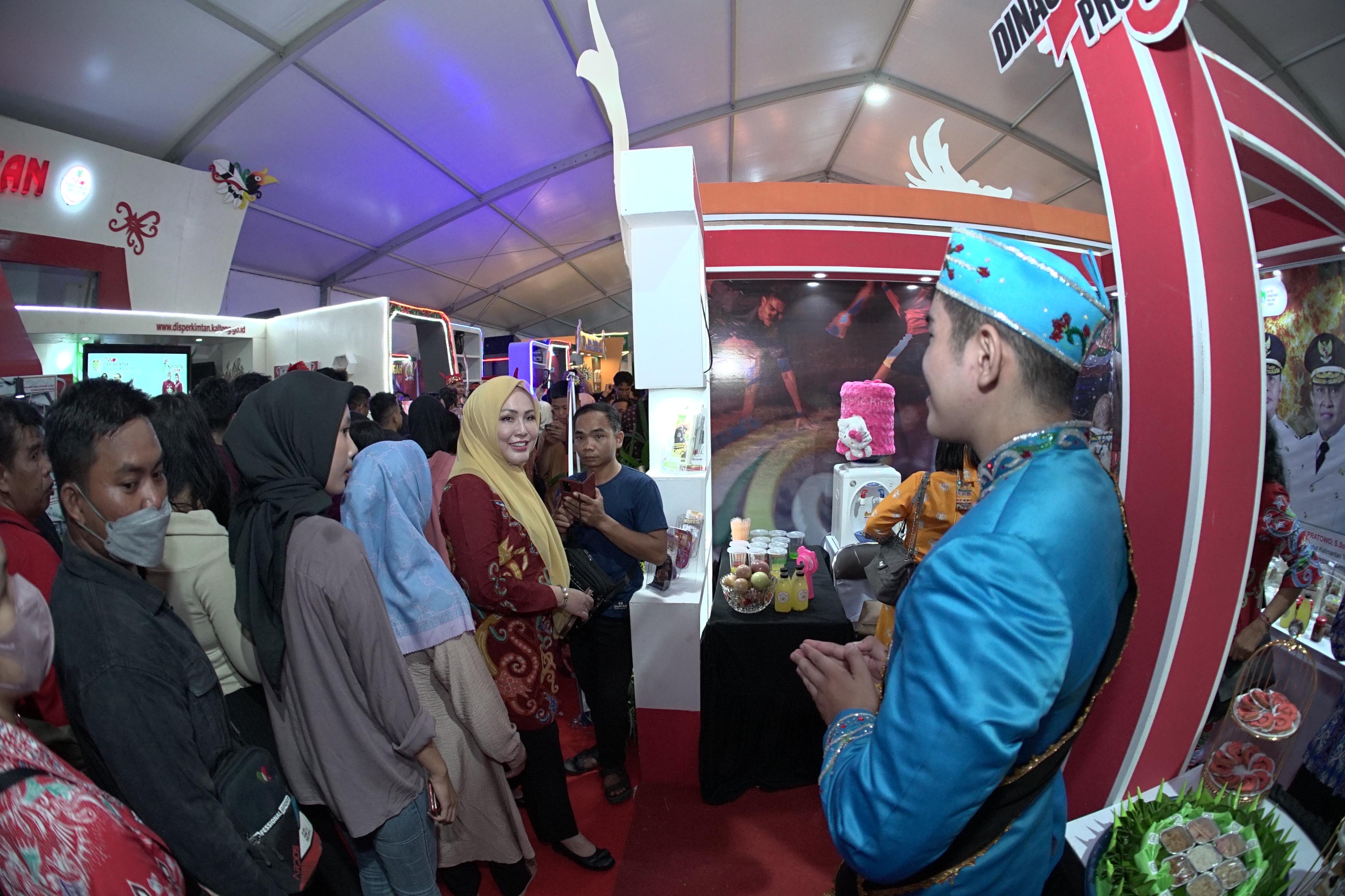 Disbudpar Kalteng Suguhkan Kudapan Khas Kalteng dan Sari Buah Markisa