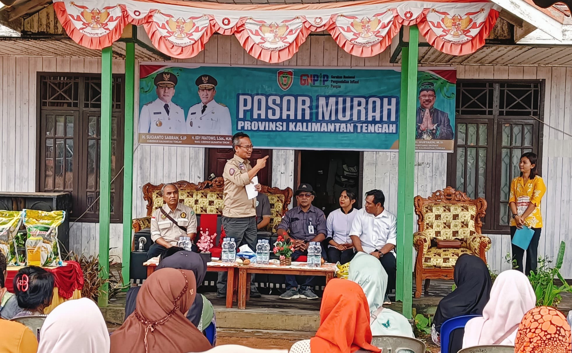 Pemprov Kalteng Salurkan 1500 Paket Sembako Murah di Desa Beruta Kabupaten Lamandau