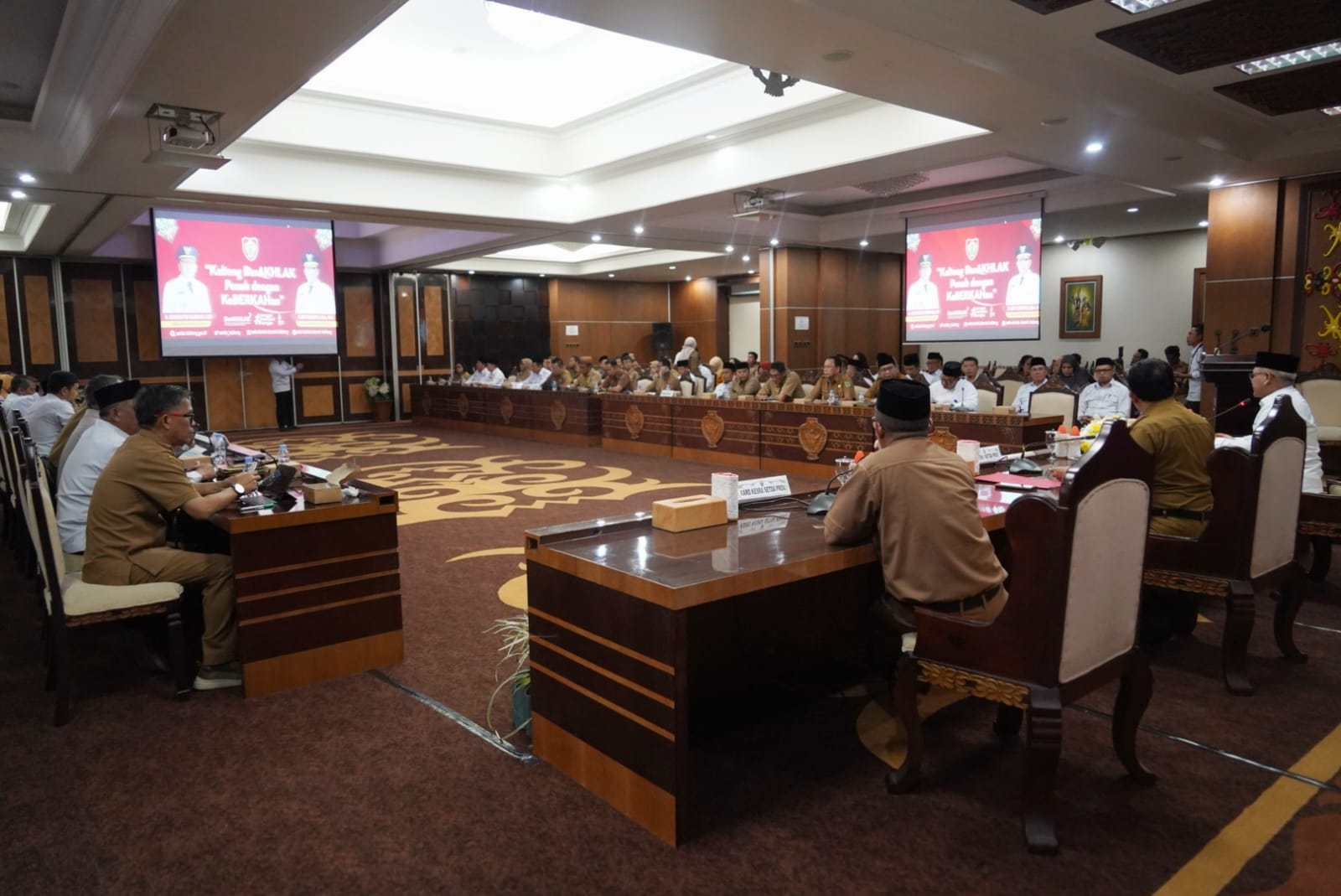 Asisten Pemkesra Kaspinor Buka Rapat Evaluasi Penyelenggaraan Ibadah Haji